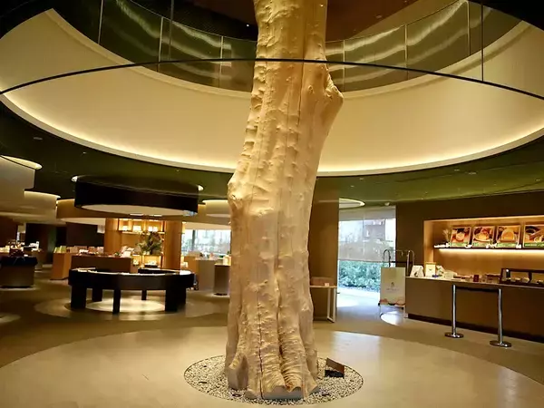 「京都みやげの定番「京ばあむ」。工場見学からカフェまで楽しめる『atelier京ばあむ』が楽しすぎる！」の画像