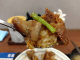 「30店舗でしか食べられない！『松屋』の幻メニュー「カルビホルモン丼」はどんな味？」の画像6