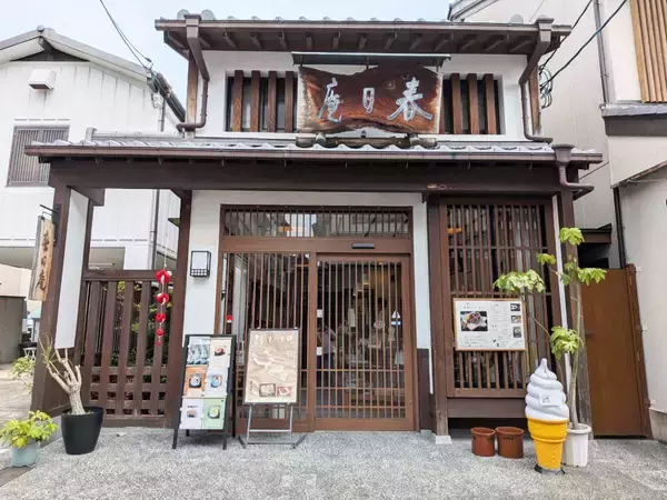 「奈良県民に愛される銘菓「さつま焼」。焼きたてが食べられるのは本店の茶房だけ！かき氷メニューもあるよ！」の画像