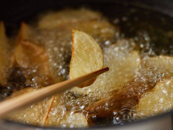 【クリスマスレシピ】カリッとジューシー！「自家製フライドチキン＆皮ごとポテト」の作り方