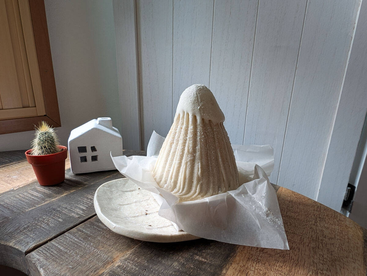 行列必至のスイーツ誕生！大丸東京店で買える飲めそうなほどとろける“白いモンブラン”