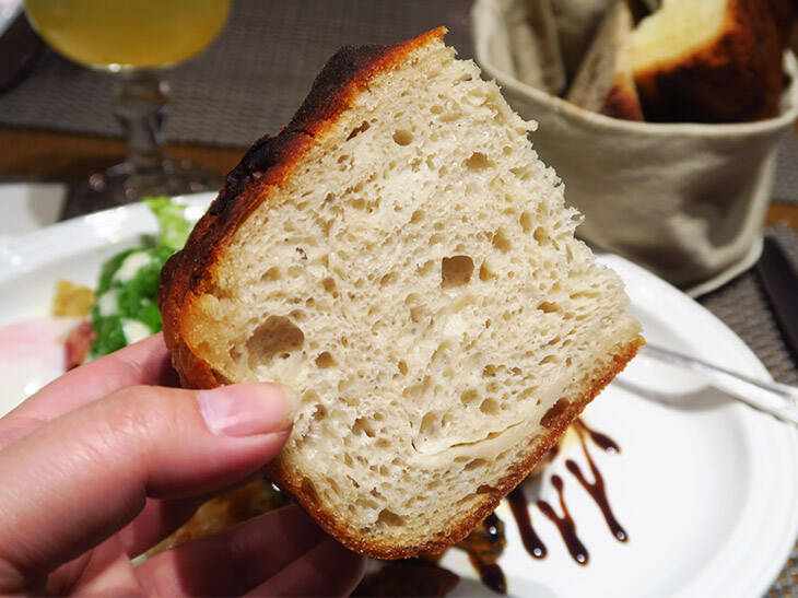 「ル・クルーゼ」とパリ生まれのブーランジェリーがコラボ！ 今しか食べられない絶品パンを限定販売
