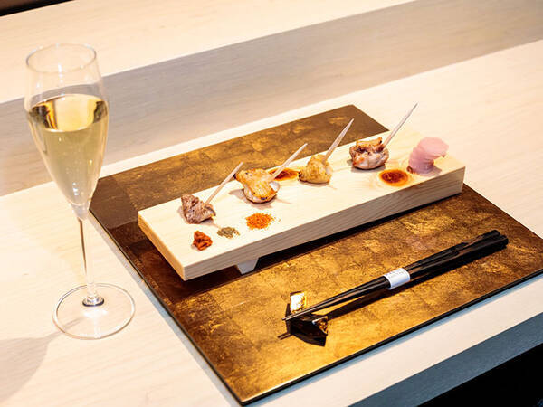 地鶏焼鳥 ワインのペアリングが絶妙 贅沢焼鳥店 銀座かしわ が銀座にオープン 18年5月7日 エキサイトニュース