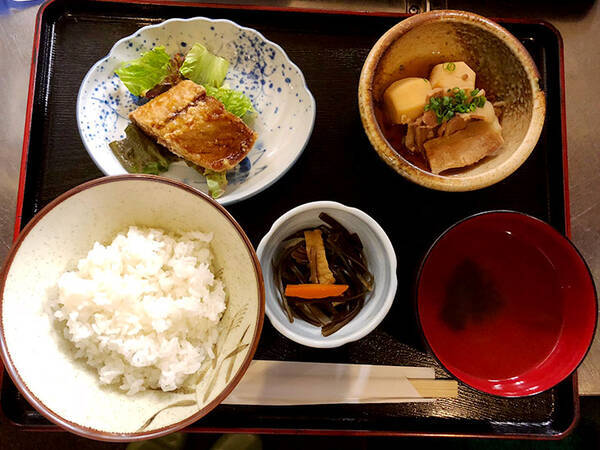 東京駅周辺で発見したコスパ最強の1 000円以下和定食が最高に美味しい隠れ家ランチ店とは 18年6月12日 エキサイトニュース