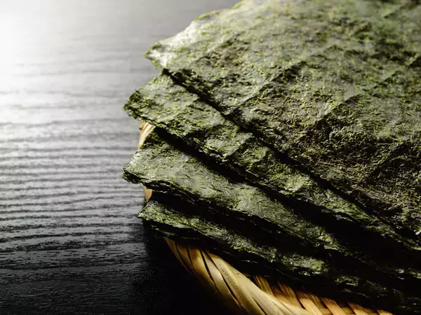 「賞味期限3秒！？ 原宿に巻きたてパリパリ海苔手巻きの専門店がオープン！」の画像