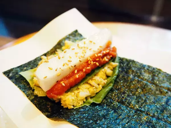 「賞味期限3秒！？ 原宿に巻きたてパリパリ海苔手巻きの専門店がオープン！」の画像