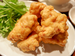 フワフワ系からあげに新星登場！ 渋谷『パンダレストラン』のしっとり食感の鶏肉の唐揚げが旨い