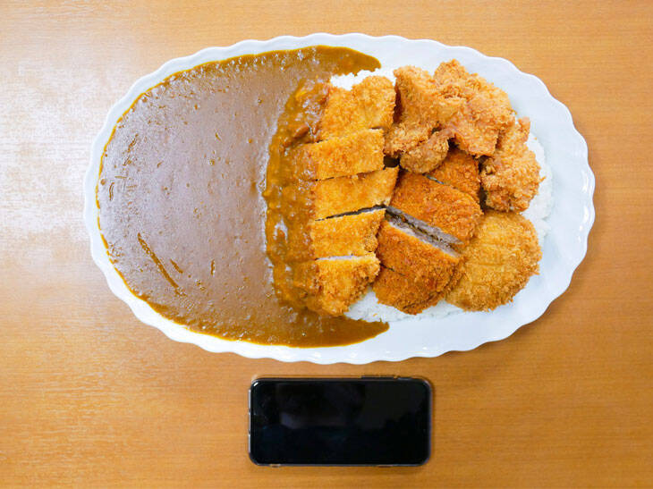 総重量1.8kg！ 『ジャン・カレー 末広町店』の「アゲアゲカレー」を食べてきた