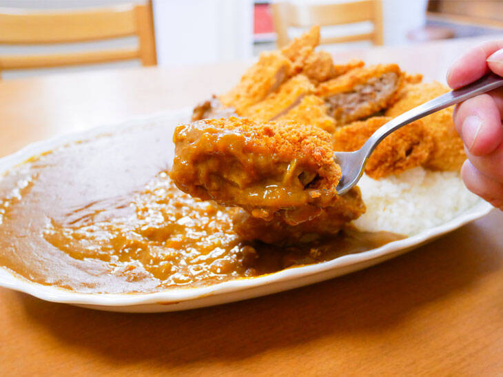 総重量1.8kg！ 『ジャン・カレー 末広町店』の「アゲアゲカレー」を食べてきた