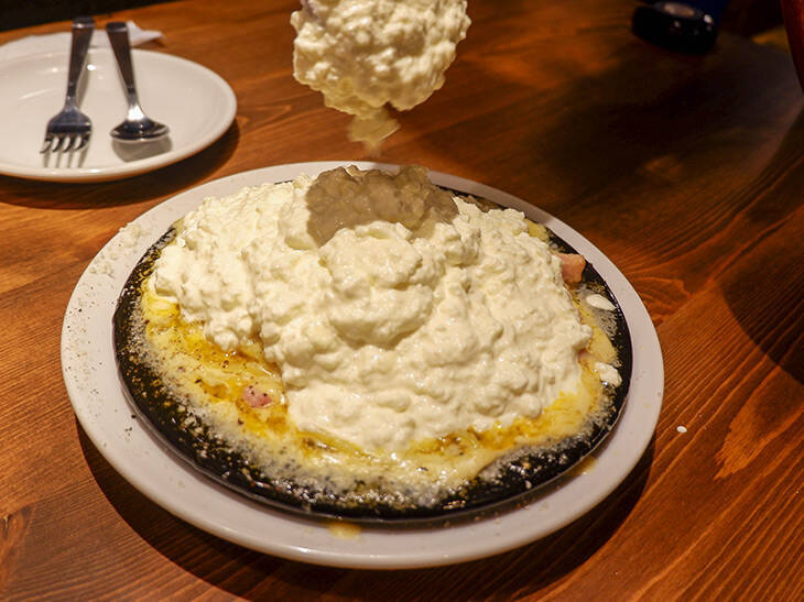 生モッツァレラチーズがのせ放題！？ 禁断の“無限チーズパスタ”を食べてきた！