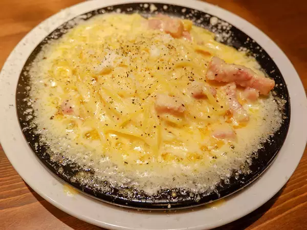 「生モッツァレラチーズがのせ放題！？ 禁断の“無限チーズパスタ”を食べてきた！」の画像