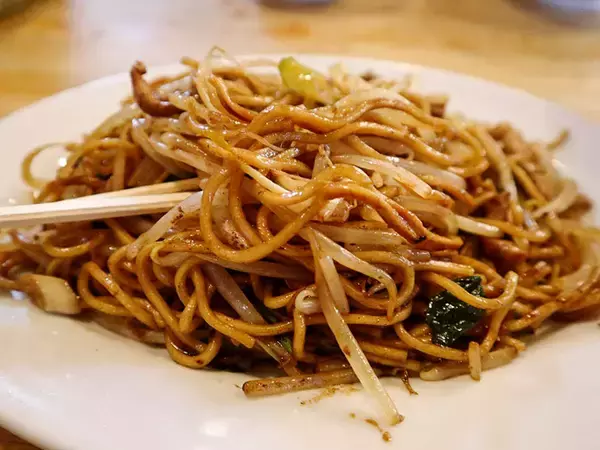 「旨い店はタクシー運転手に訊け！ 『あぺたいと』の両面焼きそばの美味しさの謎に迫る！」の画像