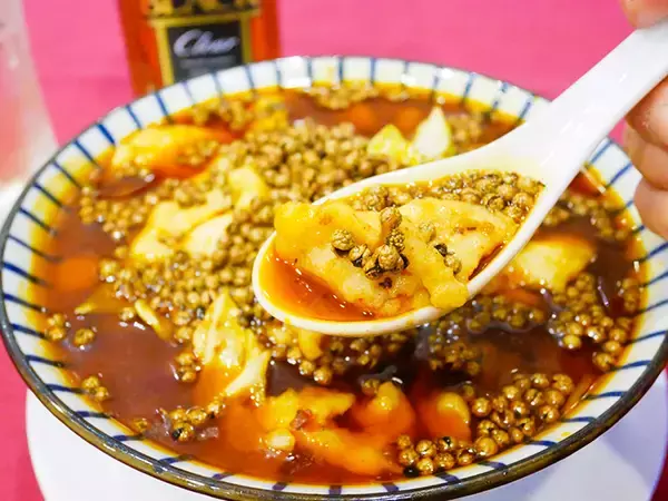 「花椒の量が異次元！ 横浜中華街『京華樓』で極旨「シビレ料理」を食べてきた」の画像