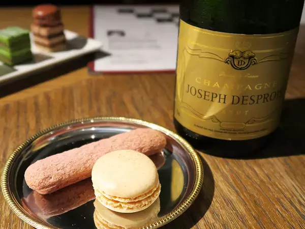 『Le Bar a Vin 52 AZABU TOKYO』で、サダハル・アオキの限定シャンパンスイーツを実食