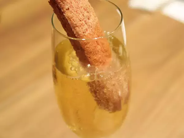 「『Le Bar a Vin 52 AZABU TOKYO』で、サダハル・アオキの限定シャンパンスイーツを実食」の画像