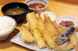 「関西では大行列！ 揚げたての天ぷらがリーズナブルに食べられる『まきの』が都内にあるって知ってた？」の画像8