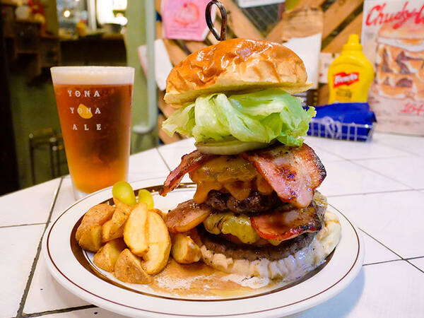 肉汁溢れる21cmのタワーバーガー 立川 デリッシャーズ の ファット ボブ を食べてみた 19年10月18日 エキサイトニュース