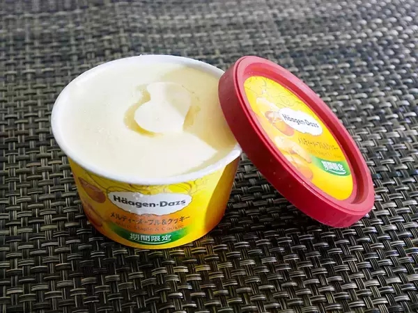 「秋にぴったり！ ハーゲンダッツの新作『メルティーメープル＆クッキー』の魅力とは？」の画像