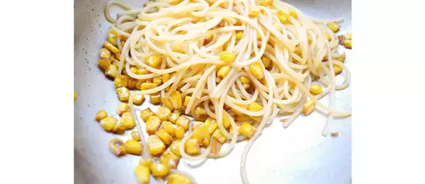 「たらこスパの進化系！ 「焦がしコーンのたらこスパゲッティ」の作り方」の画像