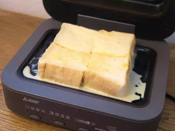 「3万円超えの高級トースター「三菱ブレッドオーブン」は買いか？ サンドイッチを作ってその実力を検証」の画像