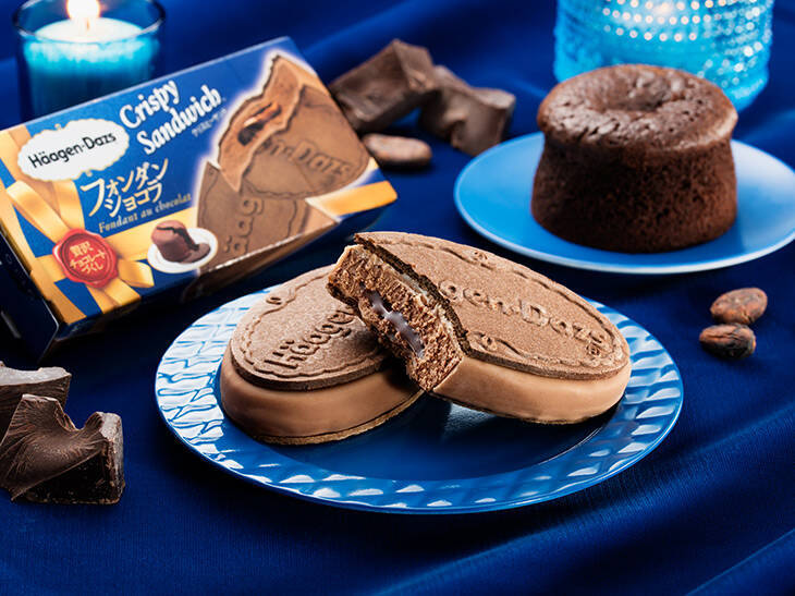 令和元年最後のハーゲンダッツ！ 「苺とブラウニーのパフェ」と「フォンダンショコラ」を食べてみた