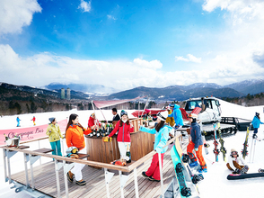 『星野リゾート トマム』で北海道の雪景色＆シャンパンを味わう企画を開催！ 移動式バーも登場