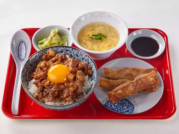 「パリパリ食感がクセになる！ 台湾夜市名物「棒餃子」の専門店が新宿にオープン」の画像