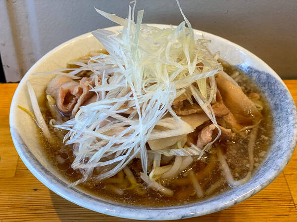 肉々しさ満点 東京 中野の立ち食い蕎麦 Namiki で絶品 背脂入り肉そば を食べてきた 年10月24日 エキサイトニュース