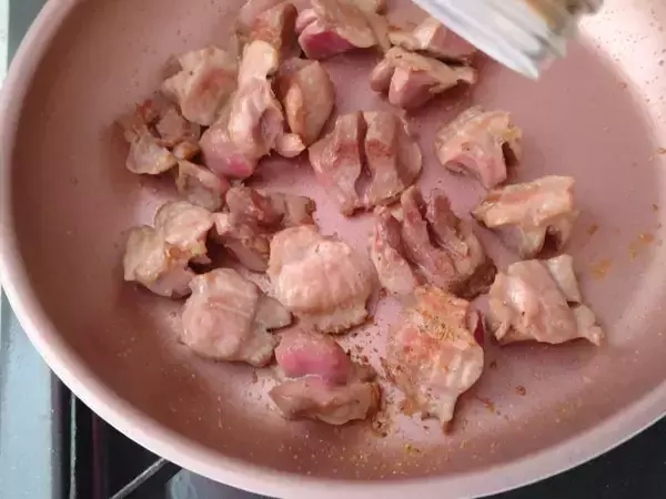 「マキシマムに匹敵する人気ぶり！ 万能調味料の御三家「黒瀬のスパイス」を使ってみた」の画像