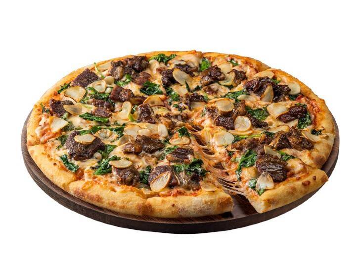 年末年始に食べたい！ 星付きシェフ4名が監修したドミノ・ピザの「クワトロピザ」が超豪華！