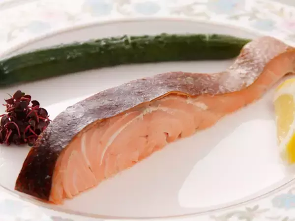 「但馬牛＆燻製サーモンの競演！ 超豪華な『築地STEAK 哥利歐』の「特製サンドイッチ」とは？」の画像