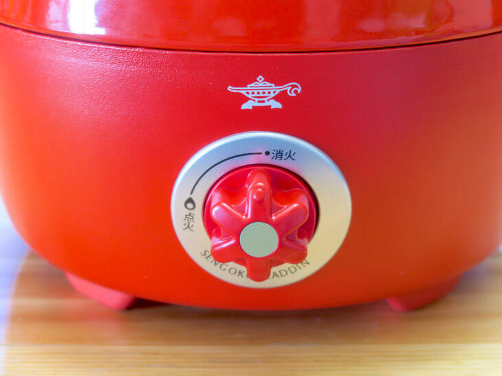 火鉢×七輪！？ おうちキャンプが捗るカセットコンロ「ヒバリン」なら餅も魚も炙り放題