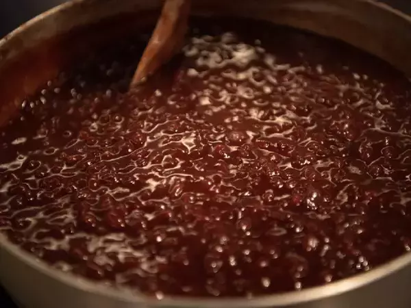 「あんこ×チーズの魅惑の出会い！ 話題の「あんこチーズケーキ」を食べてみた」の画像