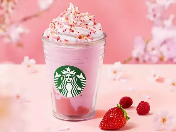 「ベリー尽くし！ スタバの新作フラペチーノ「さくら咲いた ベリーフラペチーノ」が登場」の画像