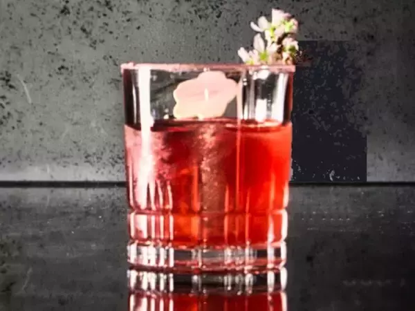 「最先端の花見体験！？ 東急プラザ渋谷屋上で開催中の「NEON HANAMI」で飲みたい桜カクテル3種」の画像