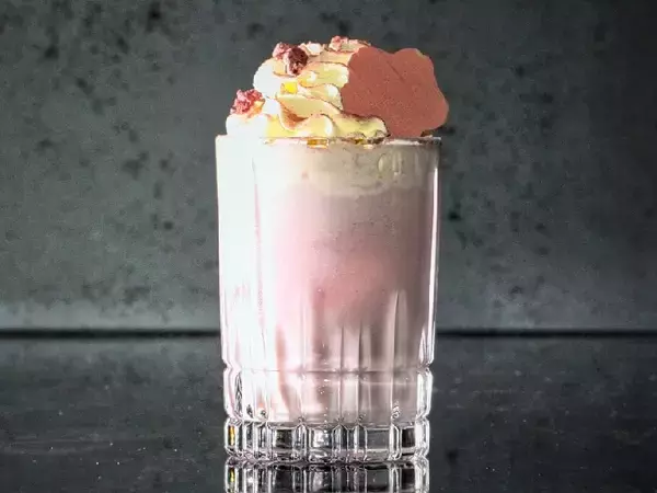 「最先端の花見体験！？ 東急プラザ渋谷屋上で開催中の「NEON HANAMI」で飲みたい桜カクテル3種」の画像