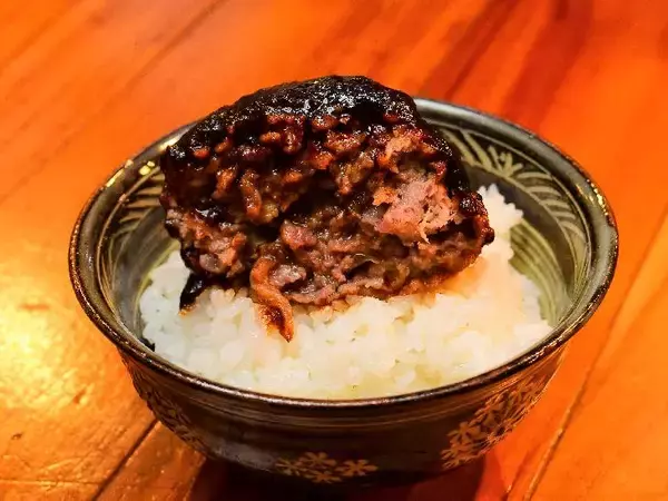 「幻の一皿！ ランチ50食限定「トリュフデミグラスハンバーグ」を食べてきた」の画像