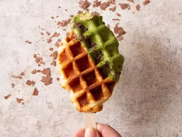 「次に流行る韓国スイーツはコレ！ ソウルで大流行中の「クロッフル」が上陸」の画像