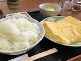 「オーダー殺到！ 大阪・天満の人気店『一富士食堂』のふわふわ「だし巻き卵定食」を食べてきた」の画像6