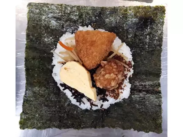 「コンビニなのにコンビニの真逆を行く！ スリーエフが展開する『gooz EXPRESS』の出来立ておにぎりが旨いワケ」の画像