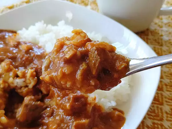 「スイーツだけじゃない！ シャトレーゼで買える3種の「オリジナルカレー」が激ウマだった」の画像