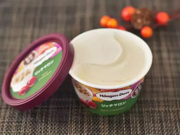 「ハーゲンダッツマニアが実食！ 秋の新作「林檎のカラメリゼ」と「リッチマロン」は美味しいのか？」の画像