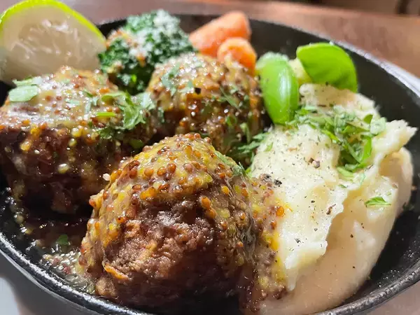 キッチンカーで大人気のミートボール専門店『occochi』が高田馬場に実店舗をオープン！