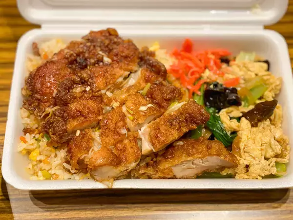 「海苔がないのに海苔弁！？ 大阪王将の「スーパーノリ弁」を食べてみた」の画像