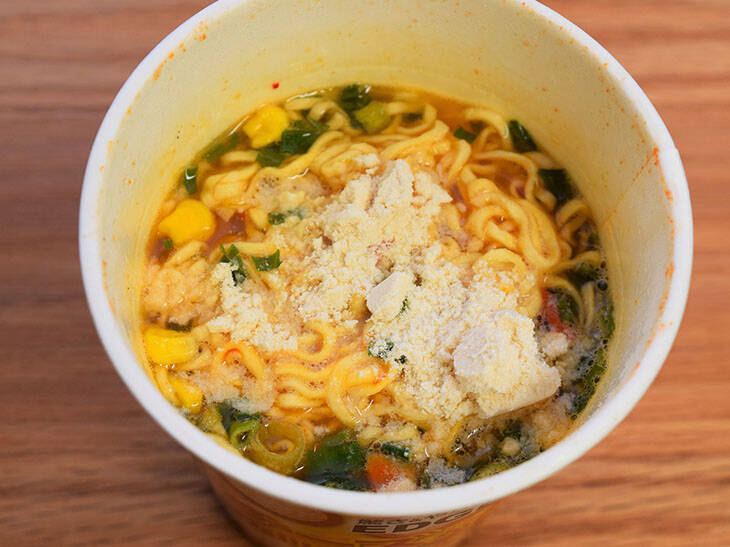 カップ麺史上“最も濃厚”！？ エースコックの「チーズ系カップラーメン」を食べてみた