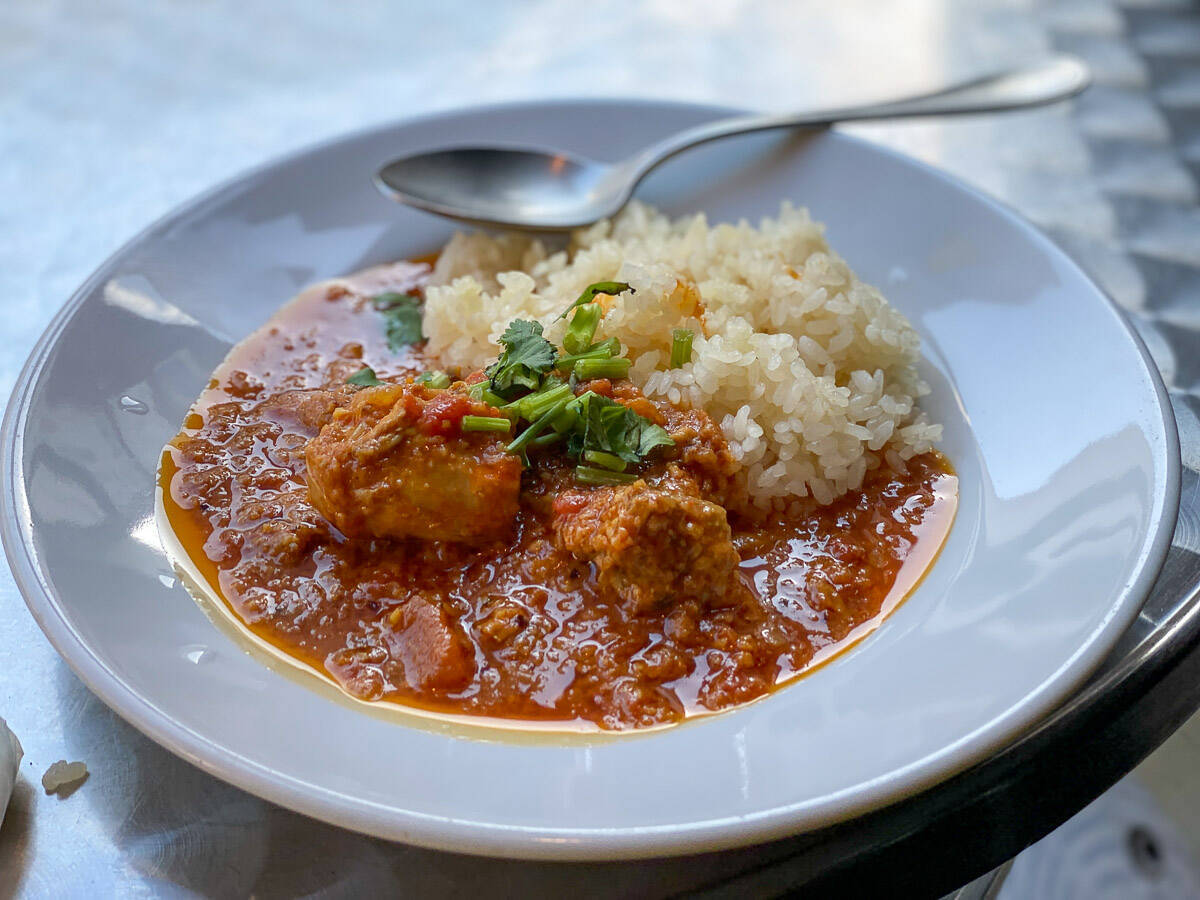 吉祥寺ハモニカ横丁のネパール人従業員が考案した「カマルくんのカレー」を食べてみたらめちゃくちゃ絶品だった
