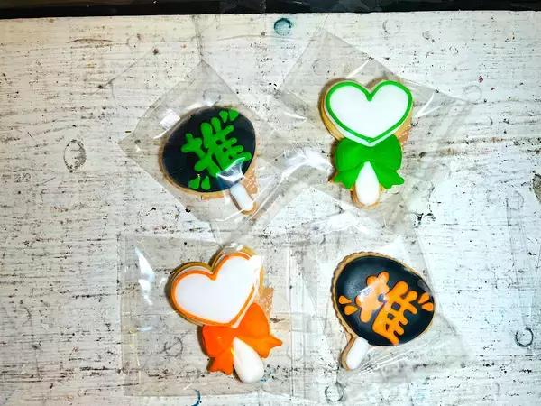 「年末年始の手土産やお取り寄せにも。札幌の洋菓子店『サリーズカップケーキ』の特別なカップケーキ」の画像