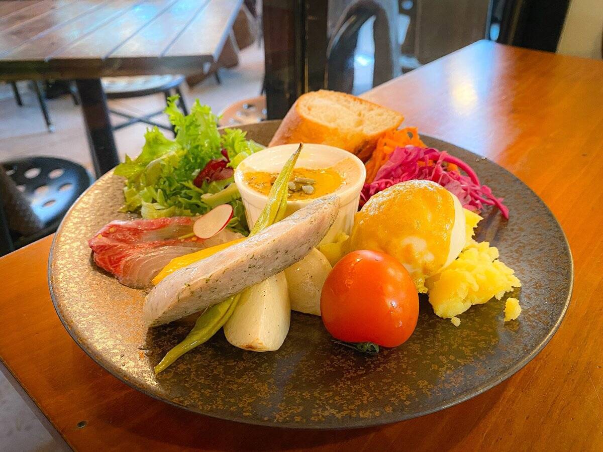 【鎌倉グルメ】緑の中で味わう『GARDEN HOUSE KAMAKURA』のランチプレートが絶品！