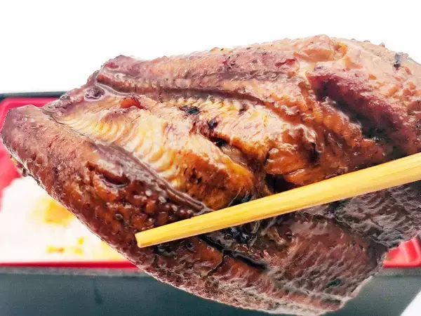 「最強のコンビニうな重はどれ？ コンビニ3社のうな重を食べ比べてみた！【2023年夏】」の画像