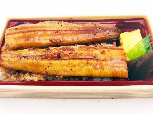 「最強のコンビニうな重はどれ？ コンビニ3社のうな重を食べ比べてみた！【2023年夏】」の画像